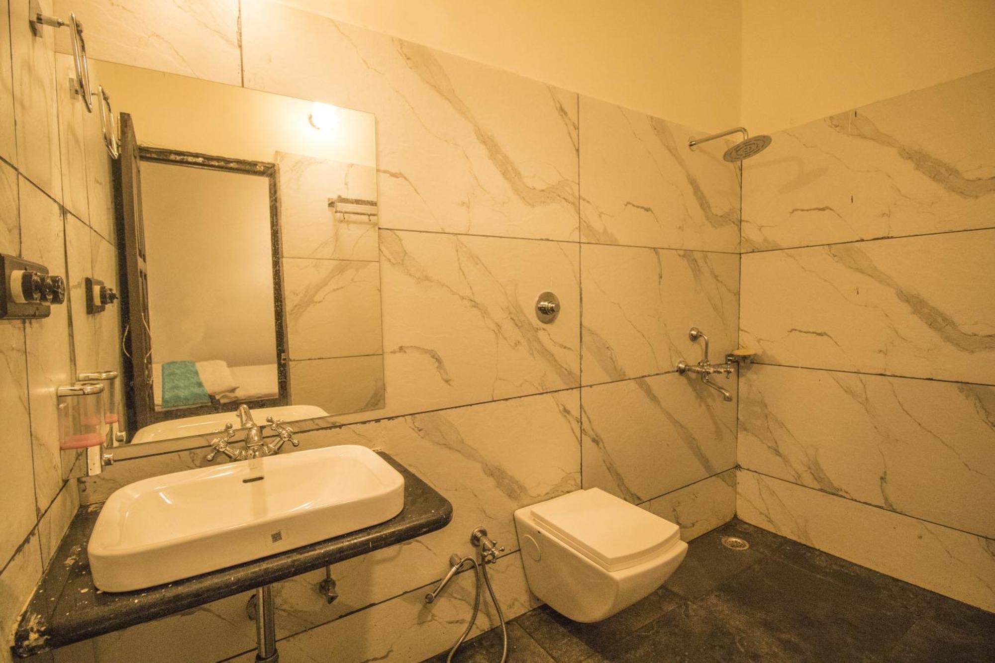 Wowstayz Pachmarhi Ecotel Exterior photo