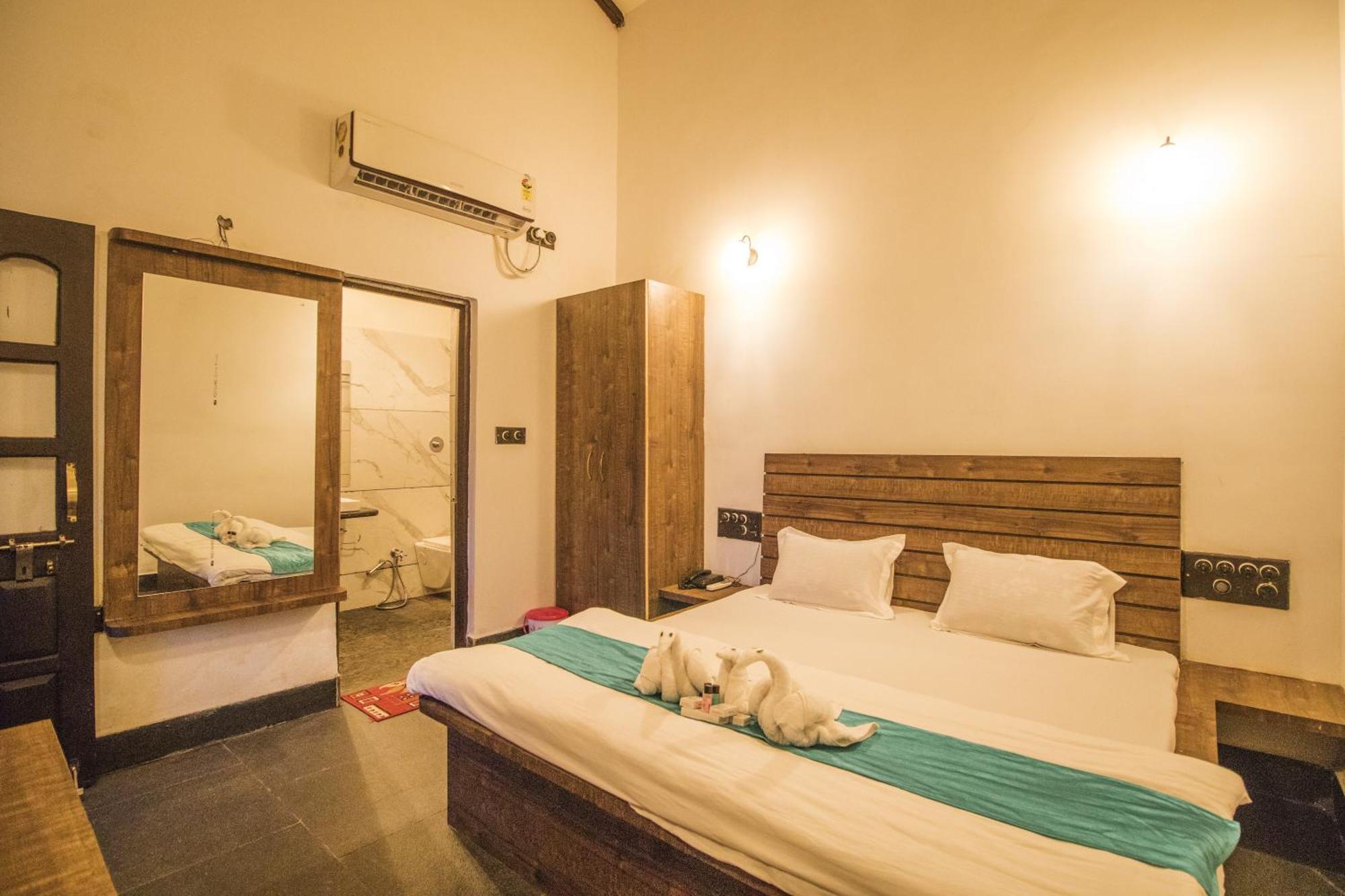Wowstayz Pachmarhi Ecotel Exterior photo