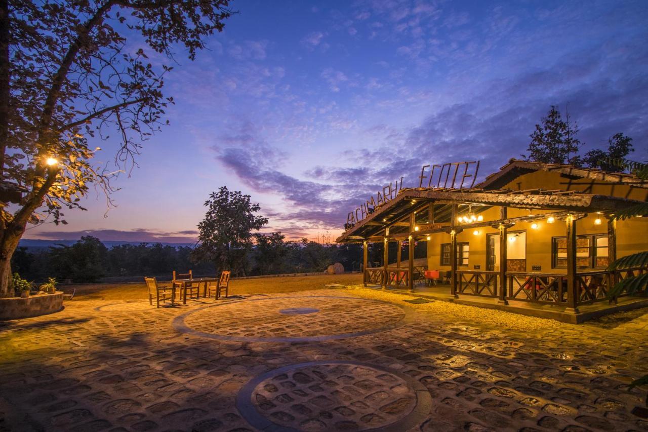 Wowstayz Pachmarhi Ecotel Exterior photo